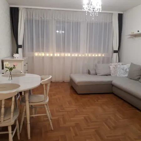 Pretty, Friendly Flat Close To Airport Budapest