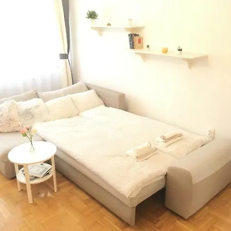 Pretty, Friendly Flat Close To Airport Budapest